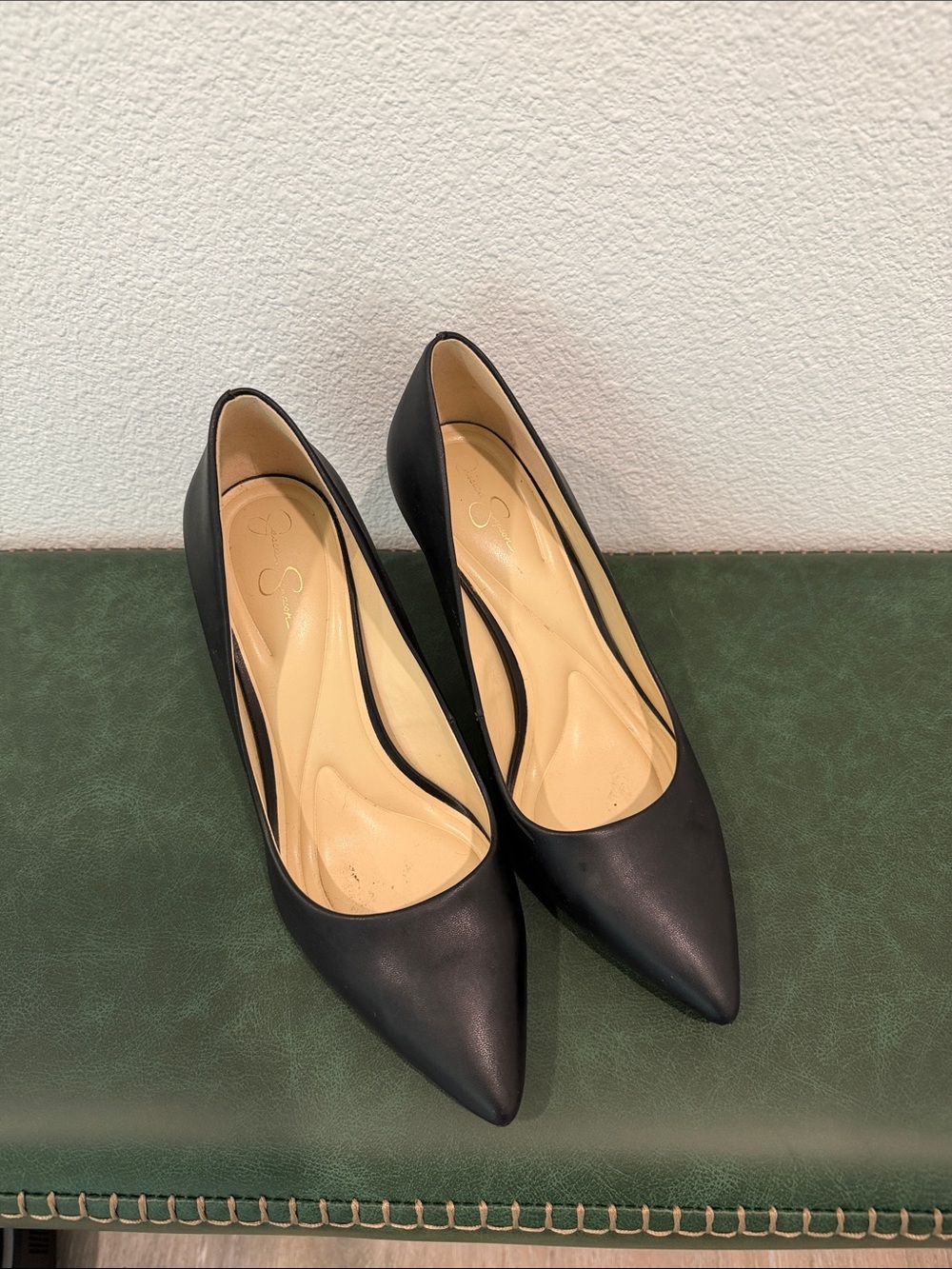 Jessica Simpson Black Pointed-Toe Pumps